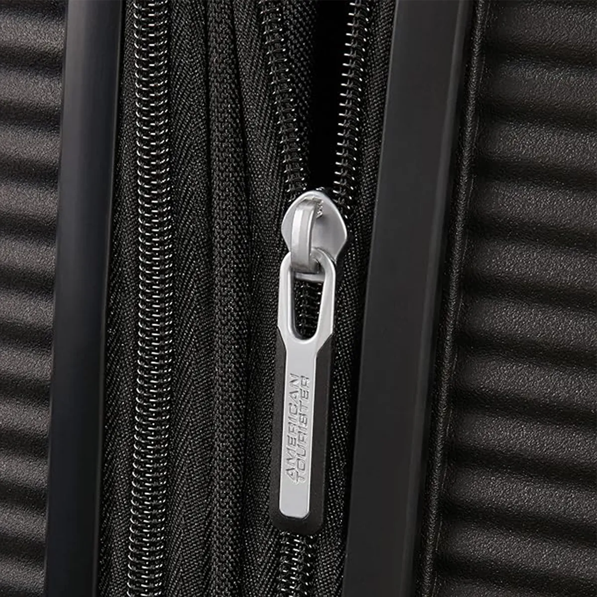 American Tourister Curio