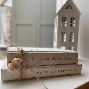 Wooden Stack of Books Lg with Lace - I Know the Author 12668